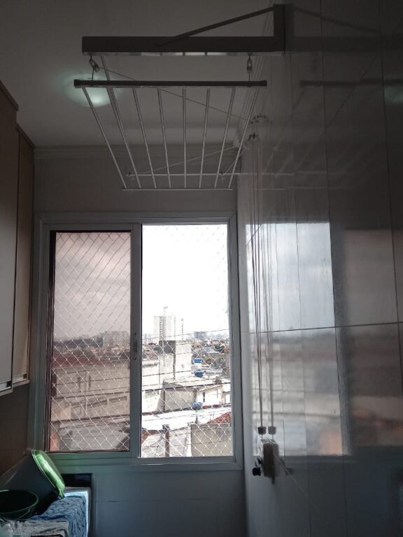 Varal de Teto e Parede Varal de Teto e Parede