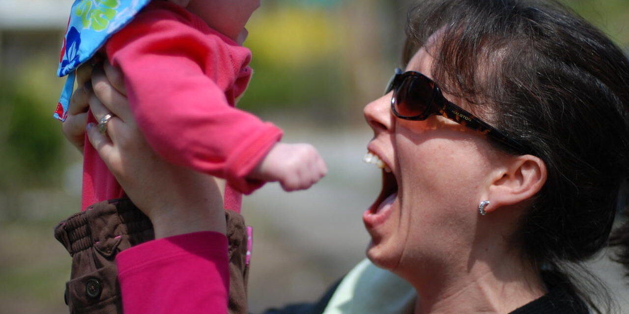 2439536227_fa62f2b839_b_Easy-Resize.com Quando os bebês começam a falar?